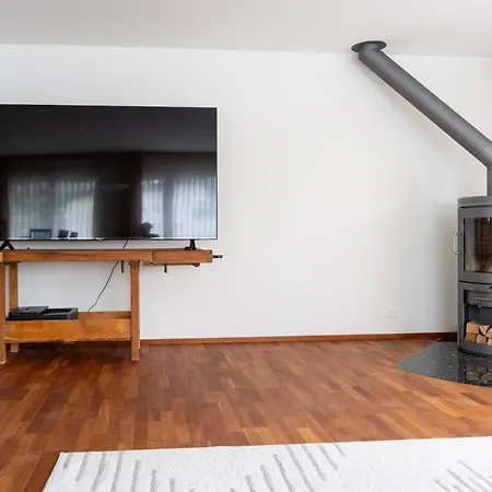 Gorgeous In The Heart Of צווייזימן